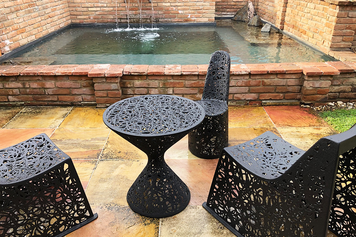 Čadičový nábytek